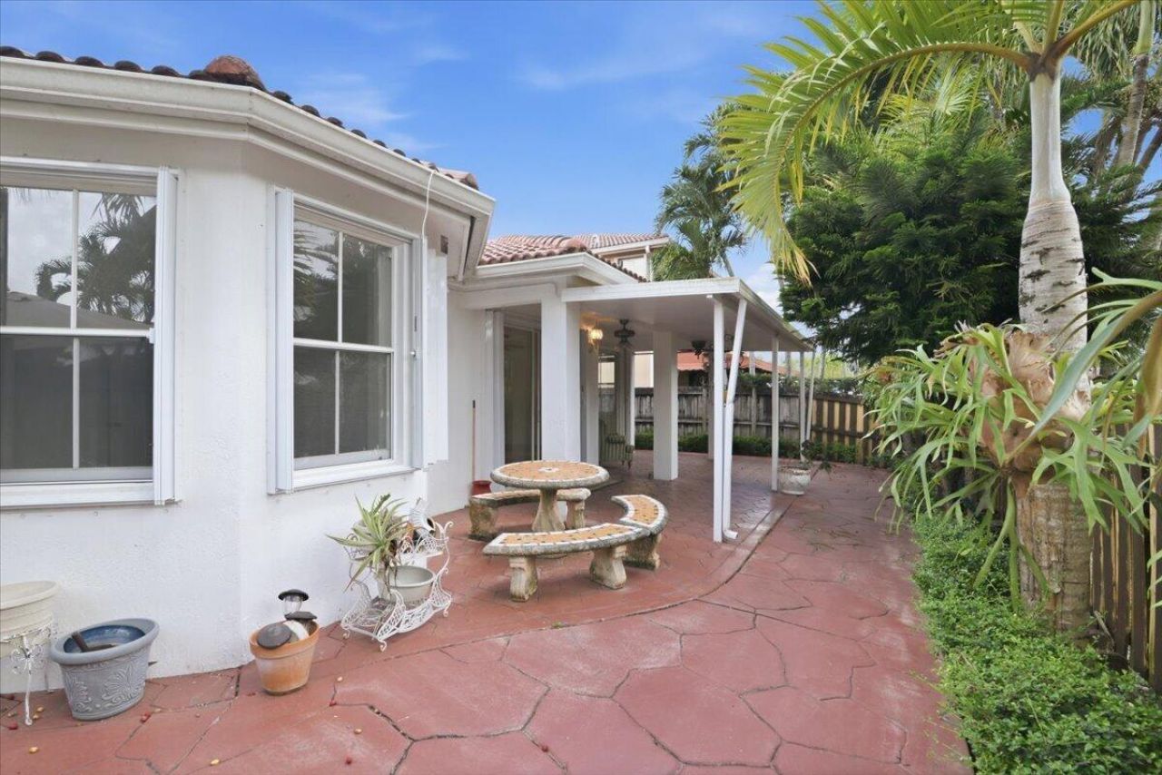 15062 SW 11th Street, Miami, FL 33194 Photo