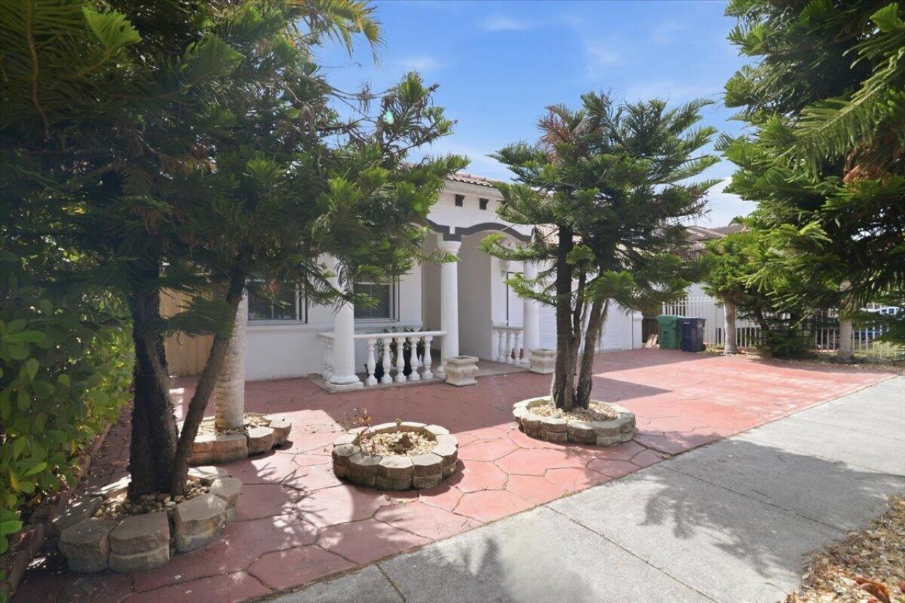 15062 SW 11th Street, Miami, FL 33194 Photo