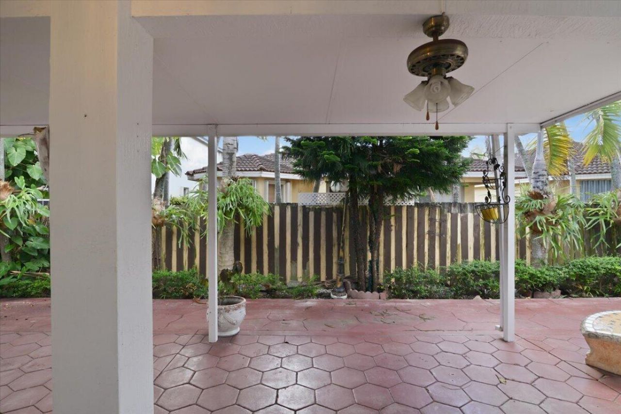 15062 SW 11th Street, Miami, FL 33194 Photo