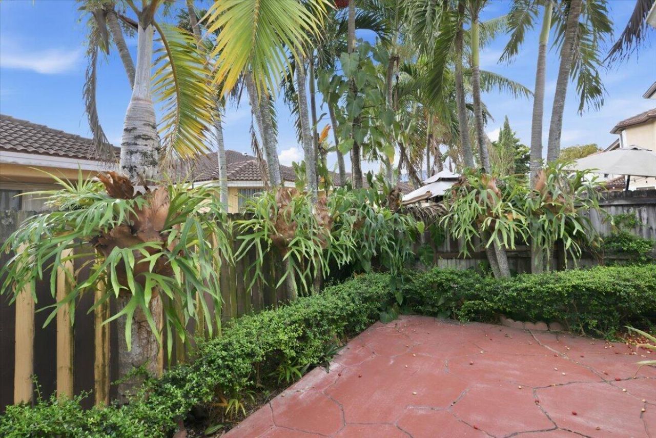 15062 SW 11th Street, Miami, FL 33194 Photo