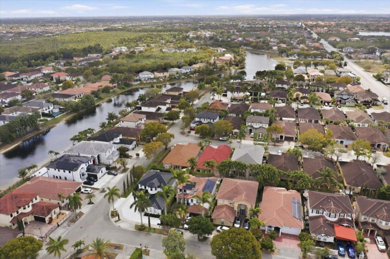 15062 SW 11th Street, Miami, FL 33194 Photo