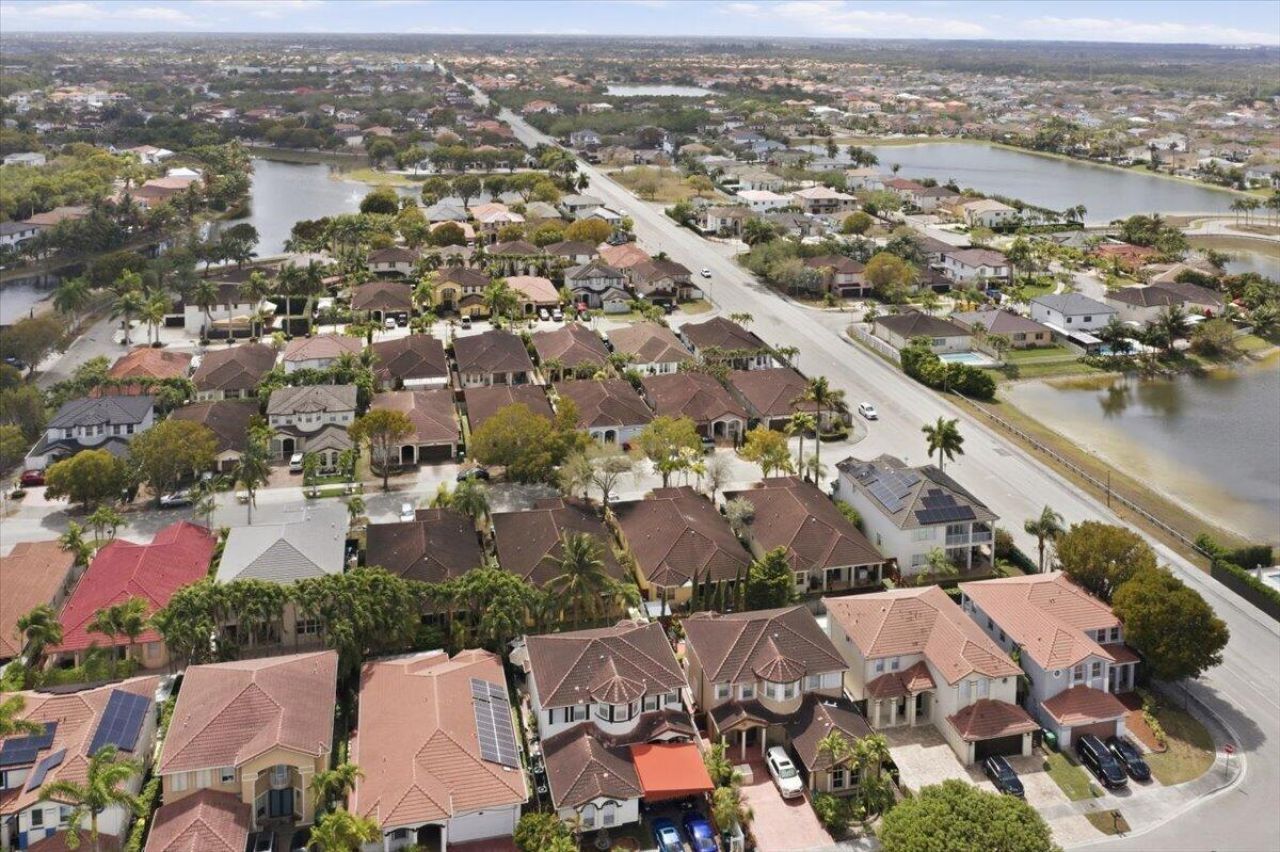 15062 SW 11th Street, Miami, FL 33194 Photo