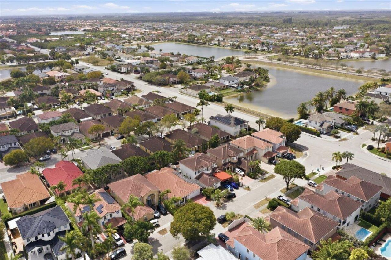 15062 SW 11th Street, Miami, FL 33194 Photo