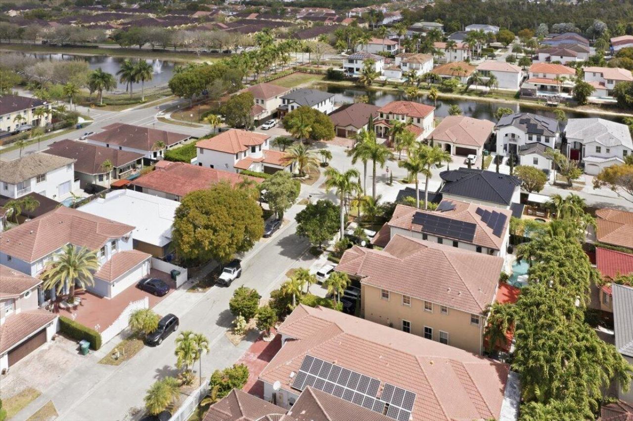 15062 SW 11th Street, Miami, FL 33194 Photo