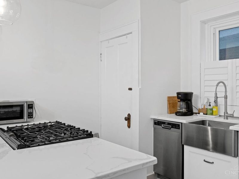 5806 Montgomery Road, Cincinnati, OH 45212 Photo 14