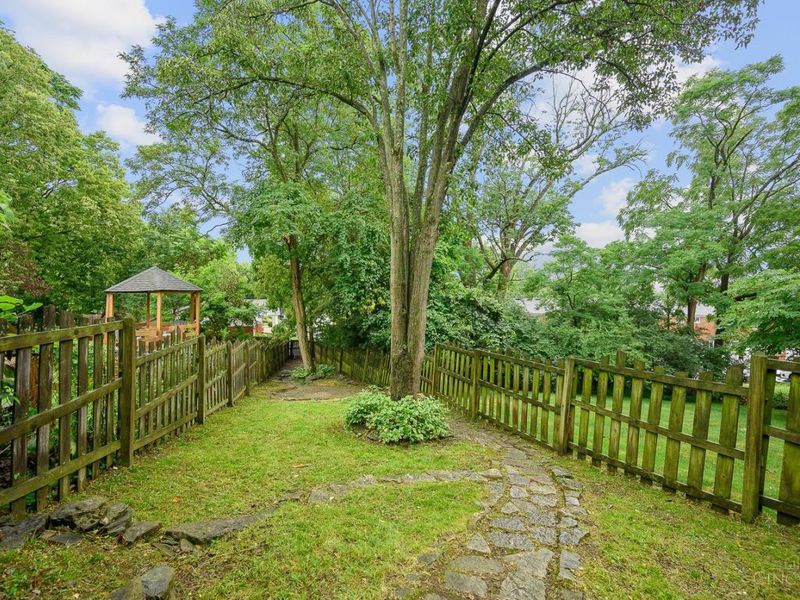 5806 Montgomery Road, Cincinnati, OH 45212 Photo 32