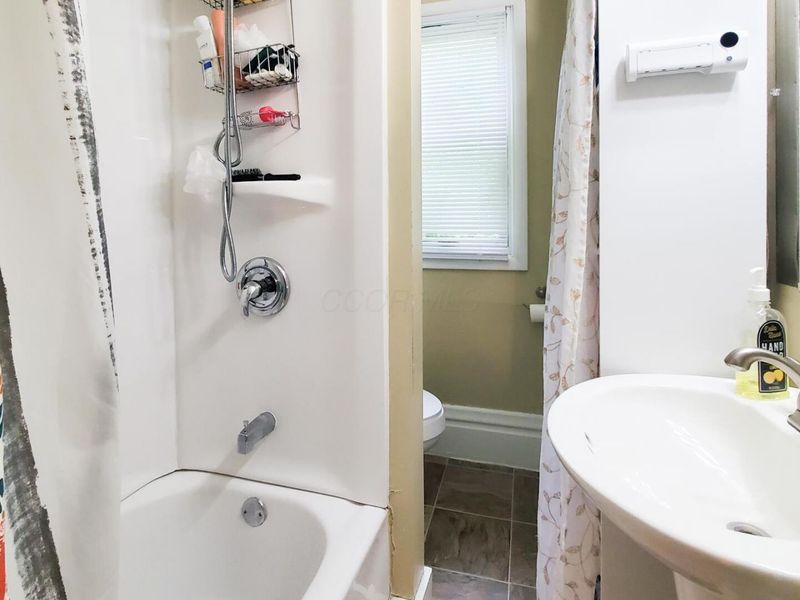 525-527 E Tompkins Street, Columbus, OH 43202 Photo 9