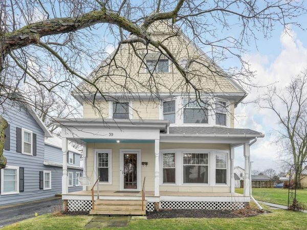 39 E Sandusky Street , Fredericktown, OH 43019