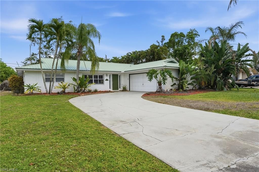 8948 Crest Ln, Fort Myers, FL 33907 Photo