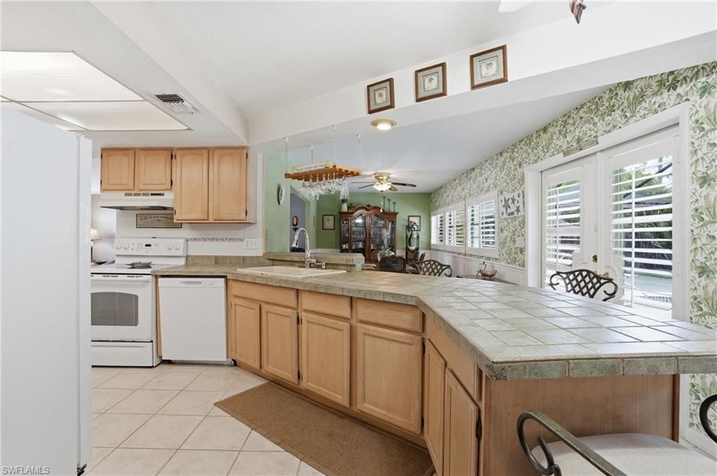 8948 Crest Ln, Fort Myers, FL 33907 Photo