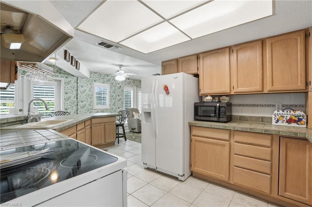 8948 Crest Ln, Fort Myers, FL 33907 Photo