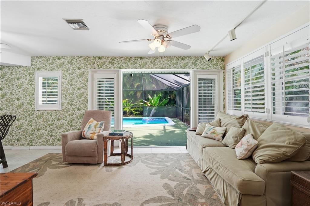 8948 Crest Ln, Fort Myers, FL 33907 Photo