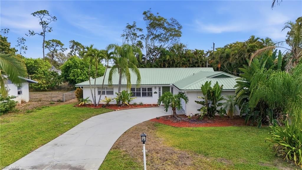 8948 Crest Ln, Fort Myers, FL 33907 Photo