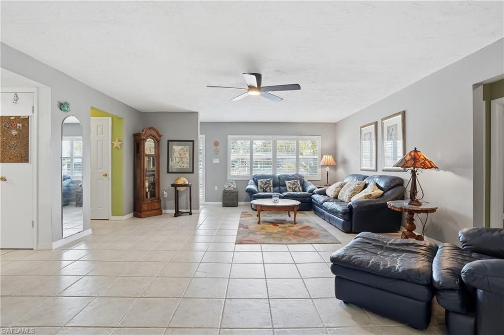 8948 Crest Ln, Fort Myers, FL 33907 Photo