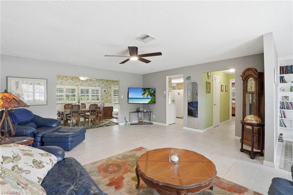 8948 Crest Ln, Fort Myers, FL 33907 Photo