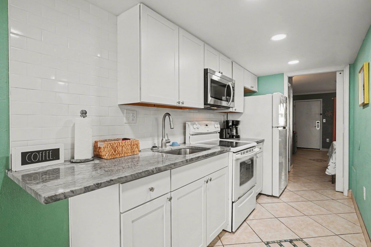 200 76th Ave. N  Photo 12