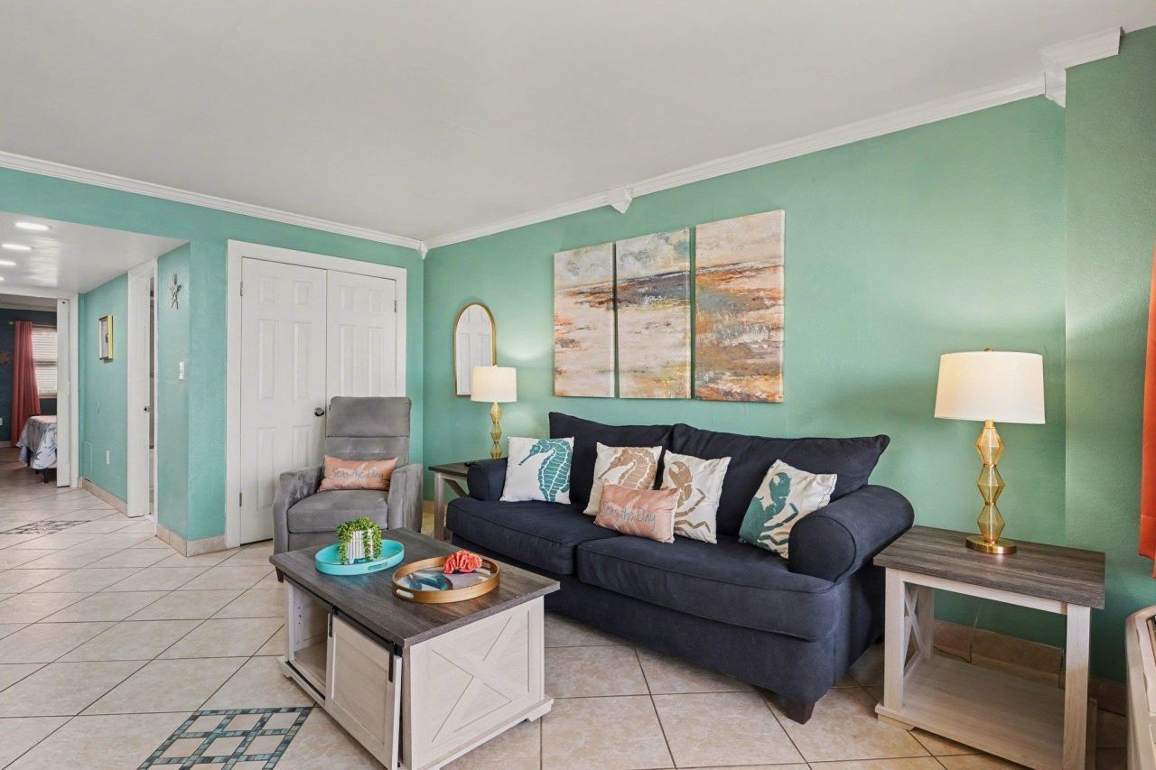 200 76th Ave. N  Photo 6