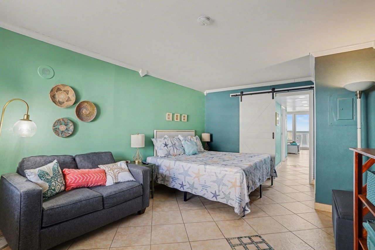 200 76th Ave. N  Photo 8