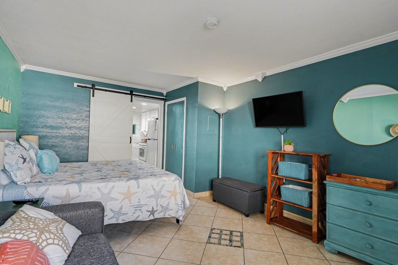 200 76th Ave. N  Photo 9