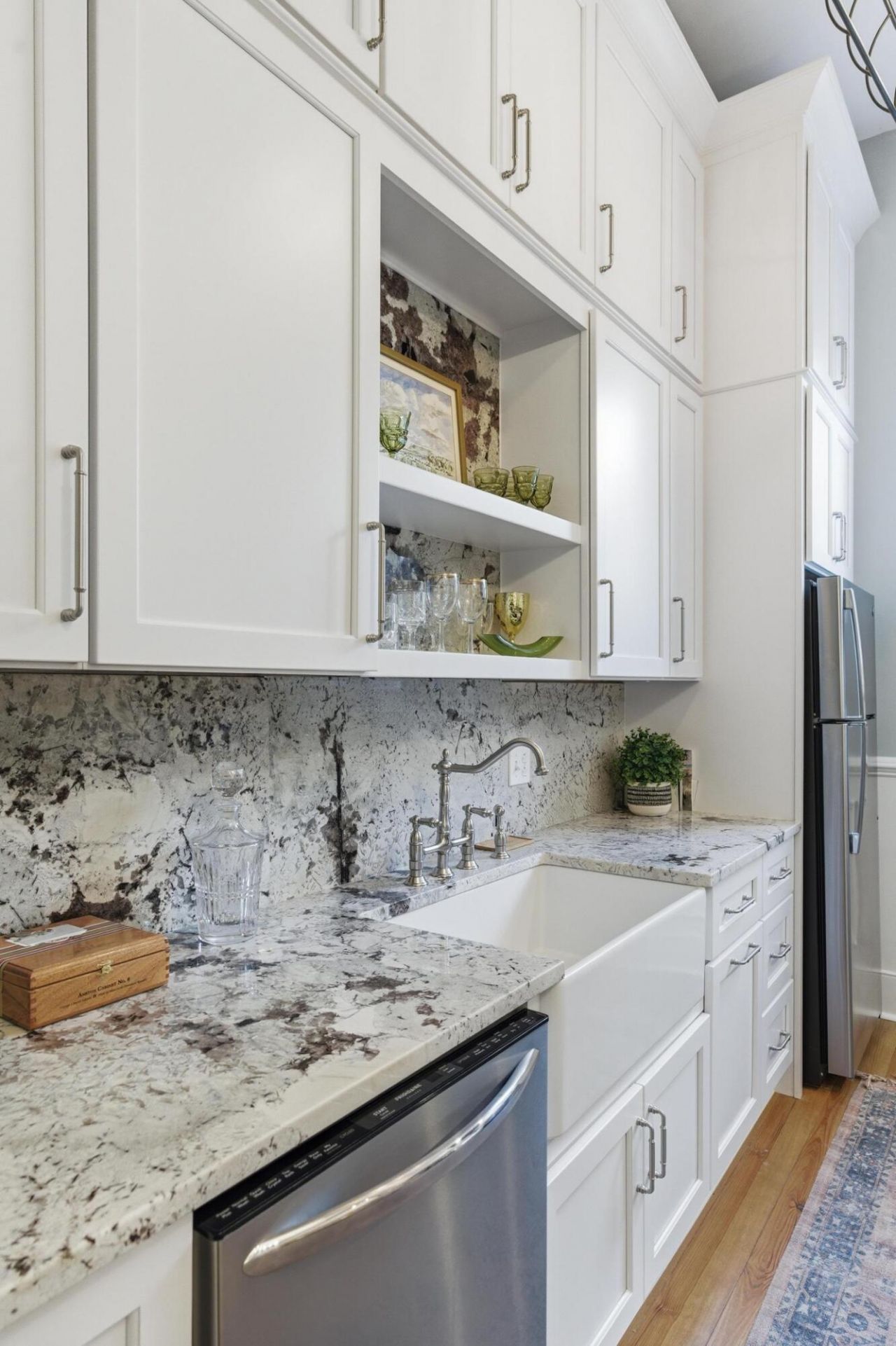 84 Bull Street Photo 11