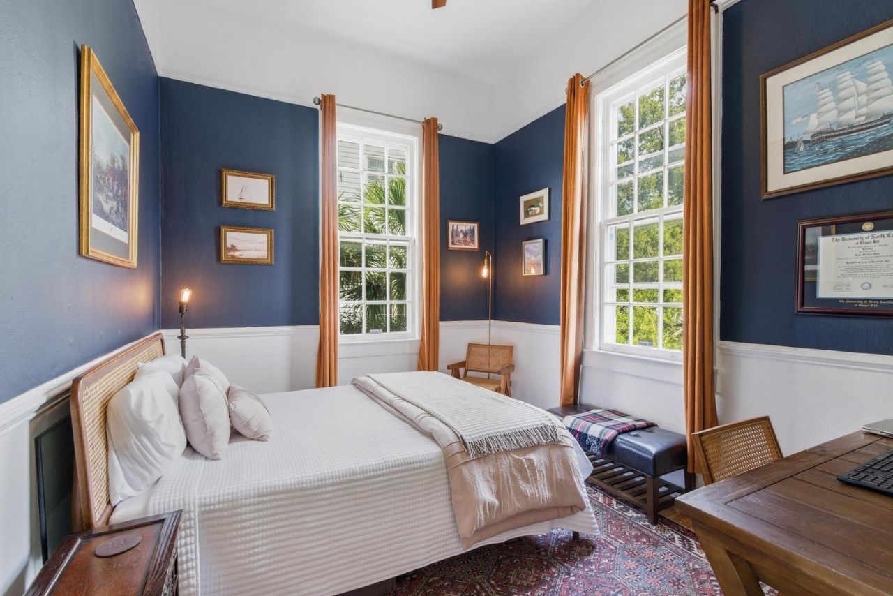 84 Bull Street Photo 17