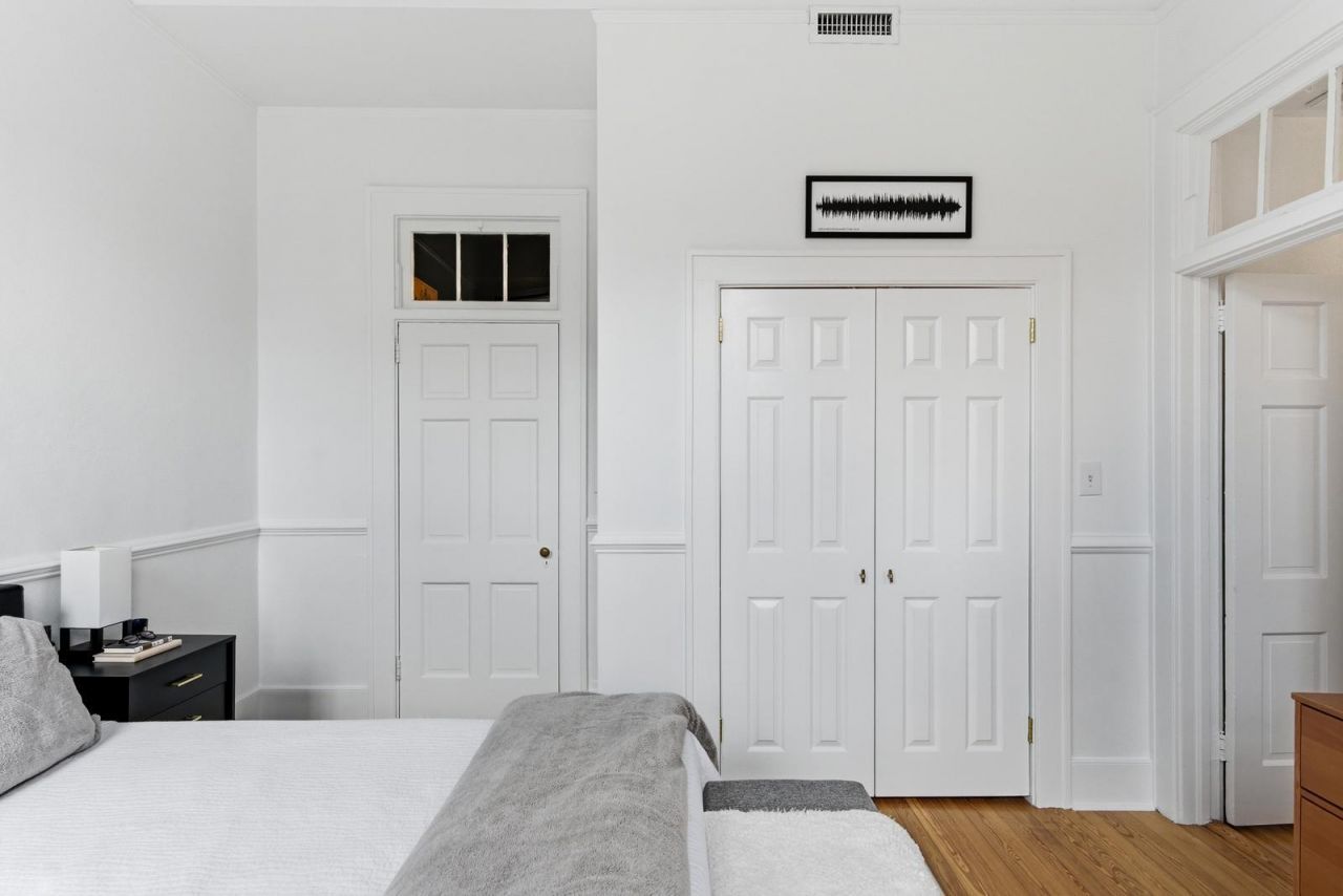 84 Bull Street Photo 20