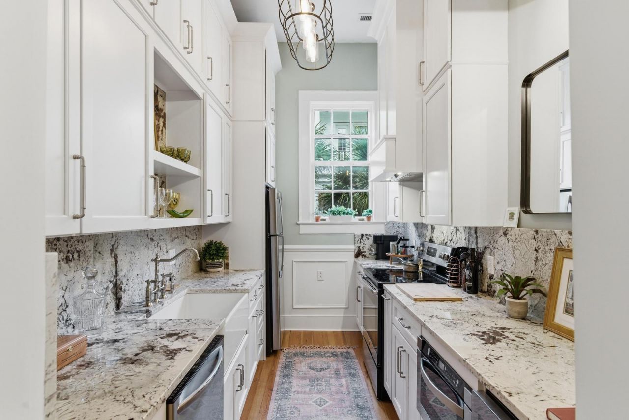 84 Bull Street Photo 9