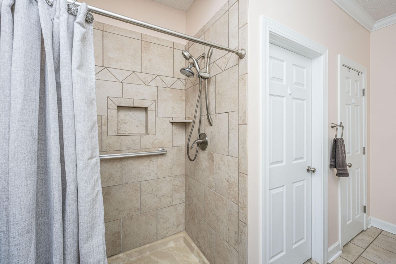 1705 Fox Ridge Court Photo 11