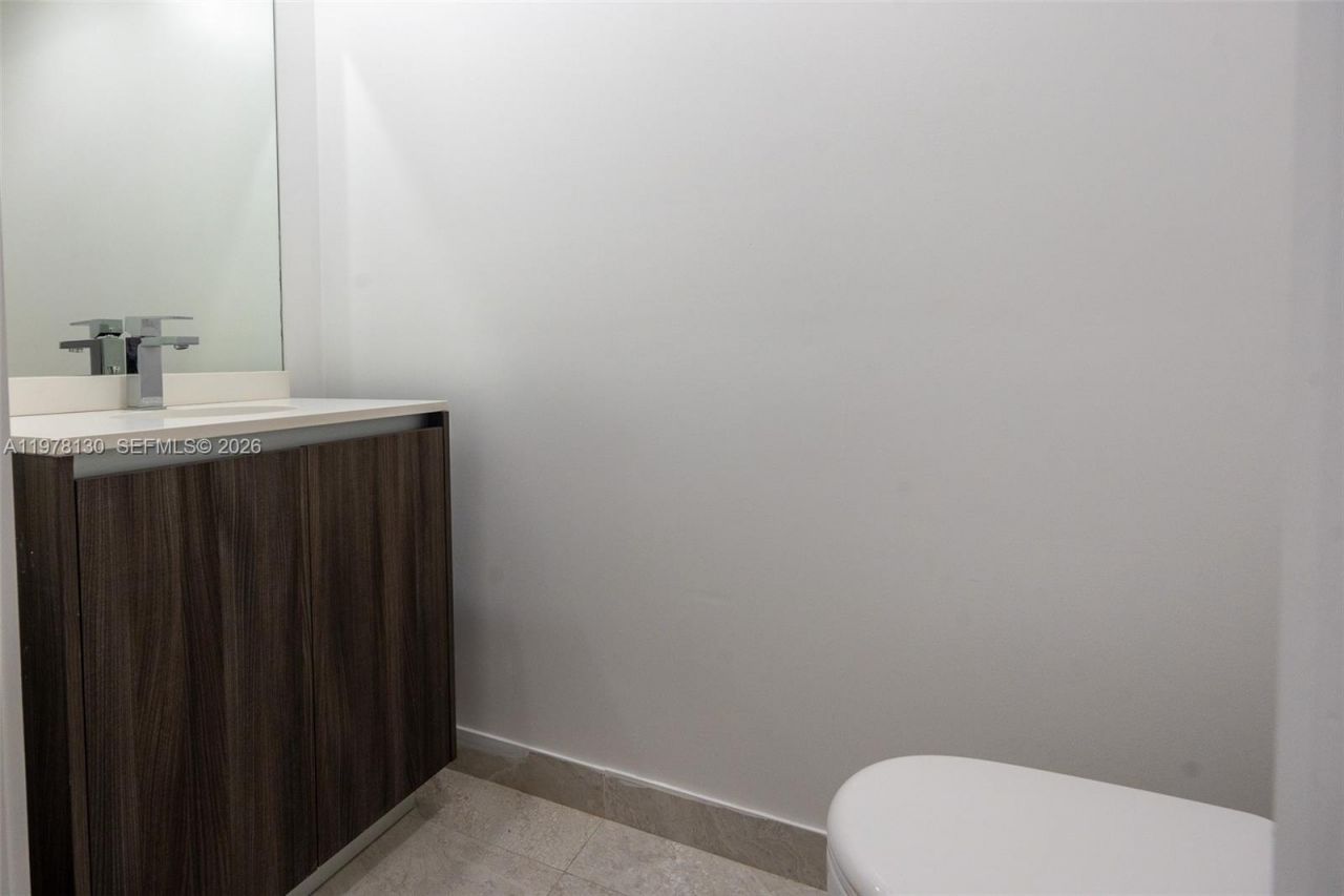 488 NE 18th St , Unit 3302, Miami, FL 33132 Photo