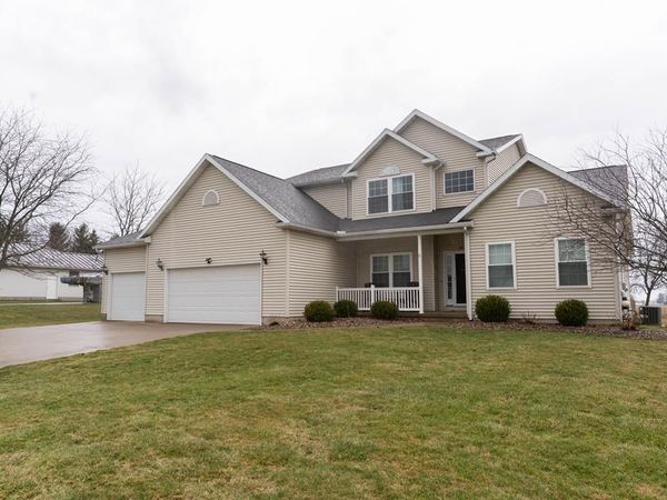 14 W Crest Drive, Shelby, OH 44875