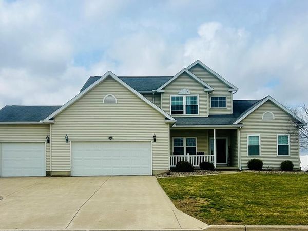 14 W Crest Drive, Shelby, OH 44875