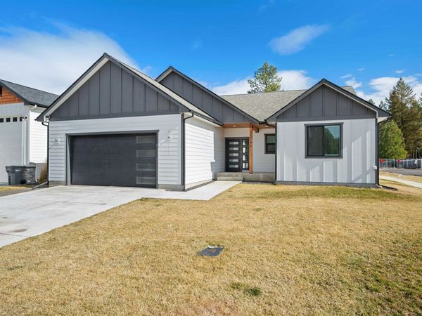 25704 N Ranchette Ct, Chattaroy, WA 99003