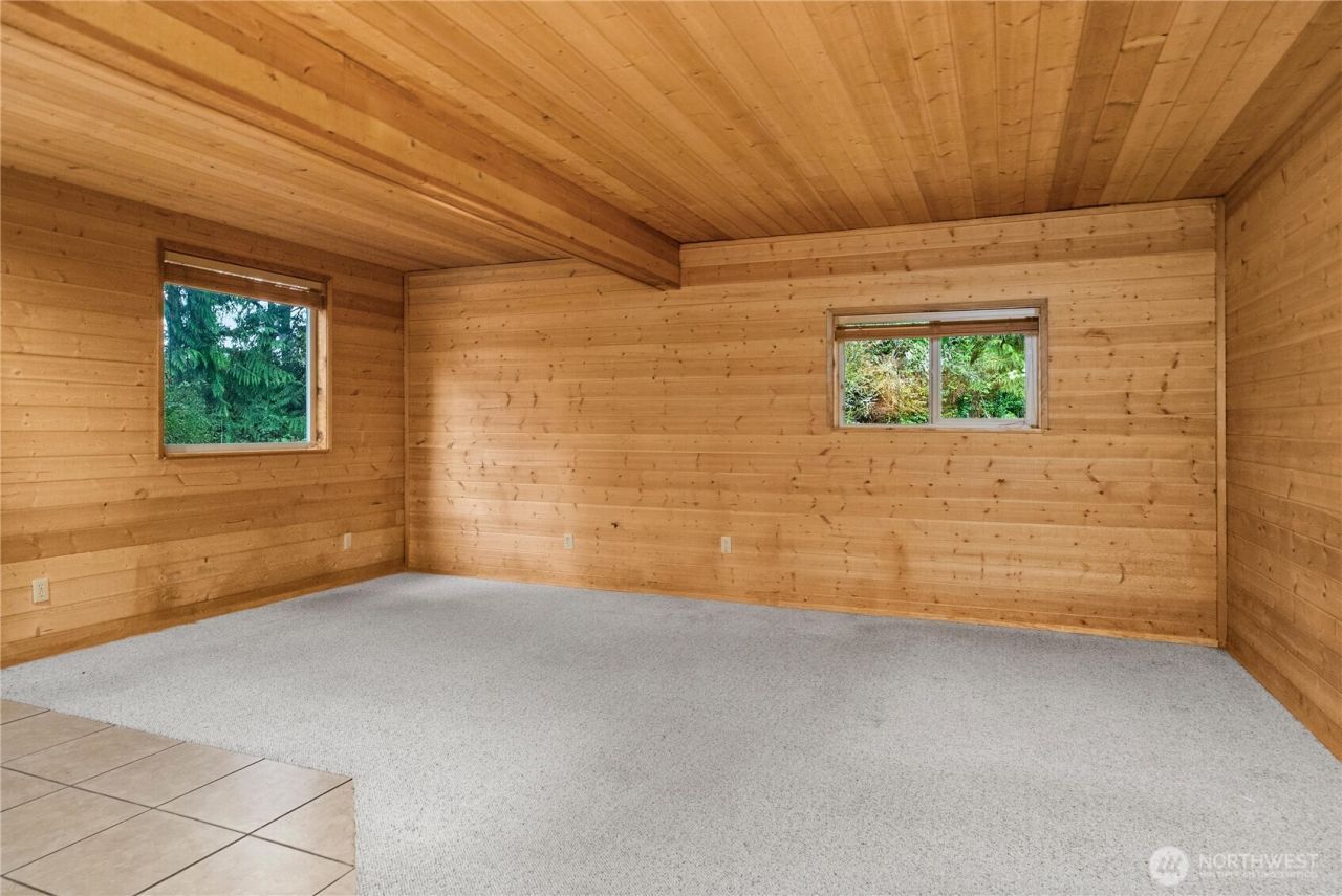 4692 NE Lincoln Road , Poulsbo, WA 98370