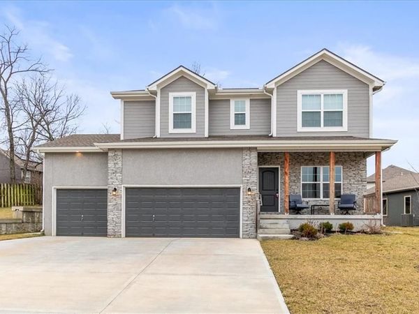 801 NW Hickory Ridge Drive, Grain Valley, MO 64029