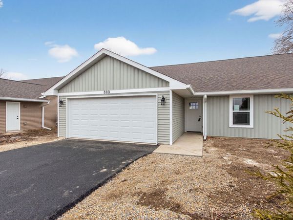 305 W South Street , Unit 305, Durand, IL 61024