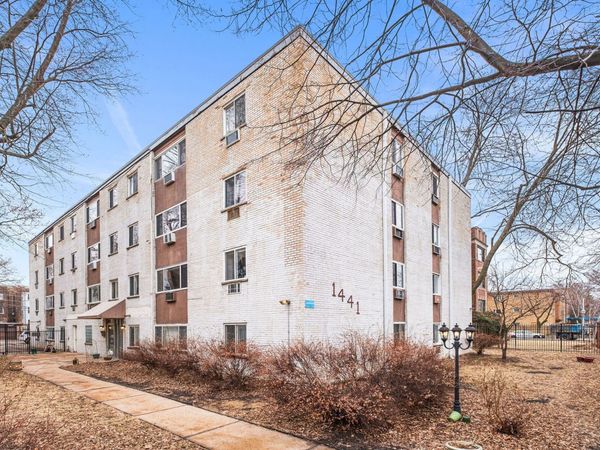 1441 W Farwell Avenue, Unit 3C, Chicago, IL 60626