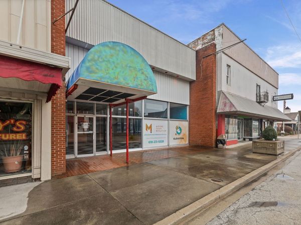 115 W Main Street , Salem, IL 62881