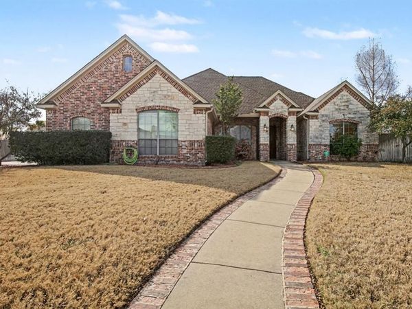 1361 Shallowbend Drive, Midlothian, TX 76065