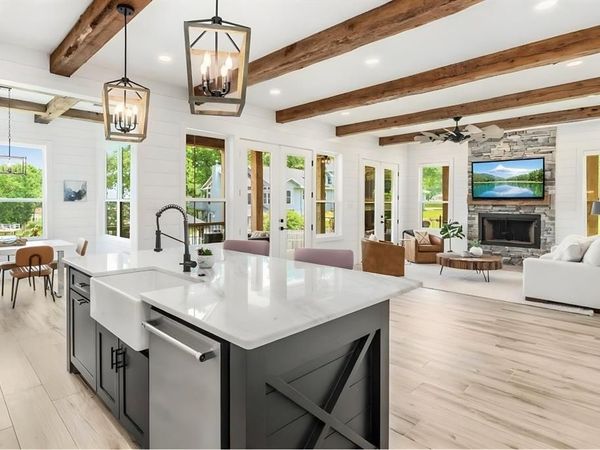 205 Oak Creek Drive, Tool, TX 75143