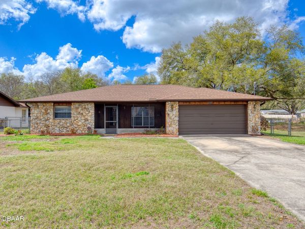 27727 Lois Drive, Tavares, FL 32778