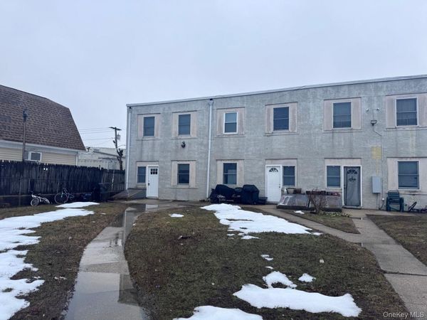 62 Jerusalem Avenue , Hicksville, NY 11801