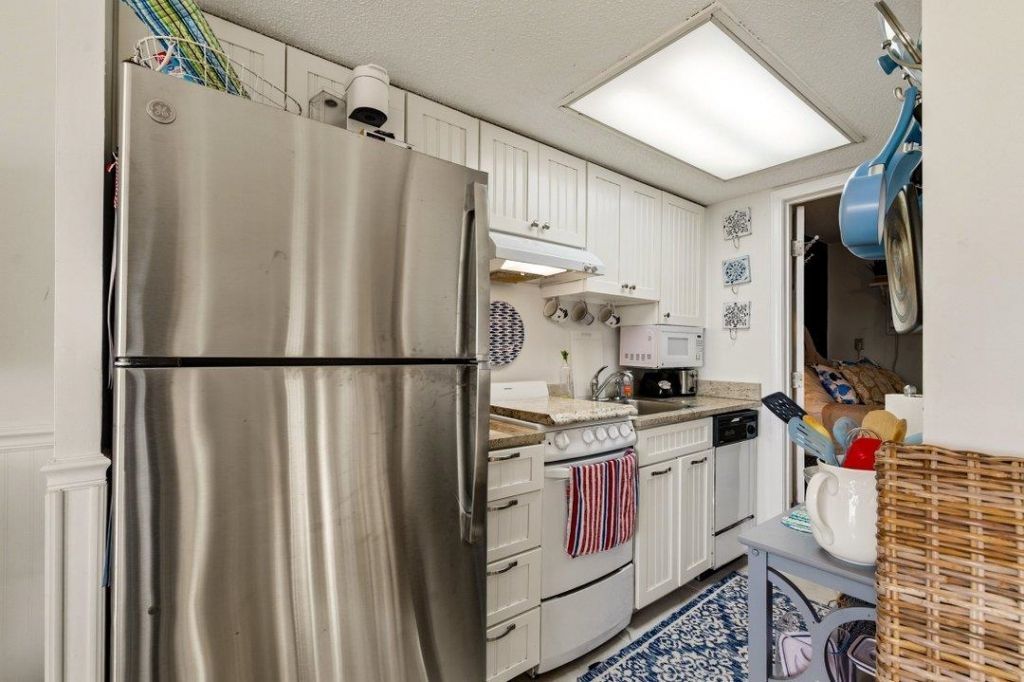 3901 N Ocean Blvd. Photo 20