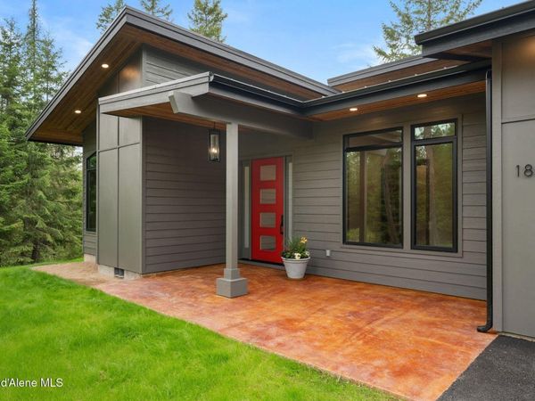 180 Ironstone Dr , Sandpoint, ID 83864