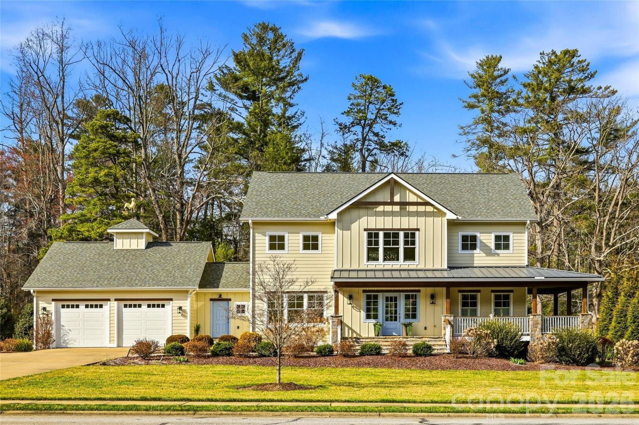 74 Shipman Parkway, Flat Rock, NC 28731 Main Photo