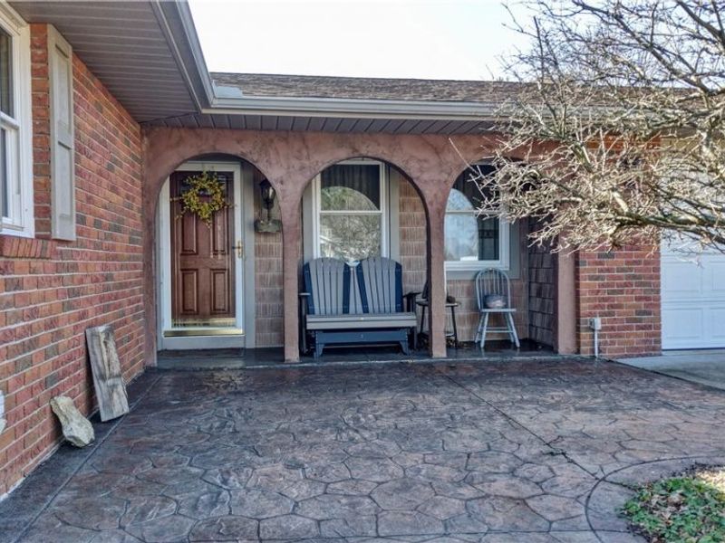 627 Chestnut Street, West Lafayette, OH 43805 Photo 2