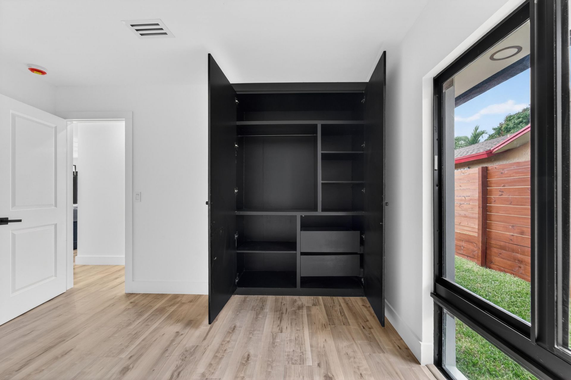 1382 N Mangonia Drive, West Palm Beach, FL 33401 Photo