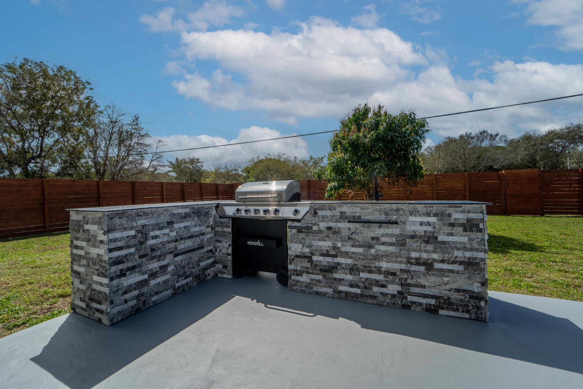 1382 N Mangonia Drive, West Palm Beach, FL 33401 Photo