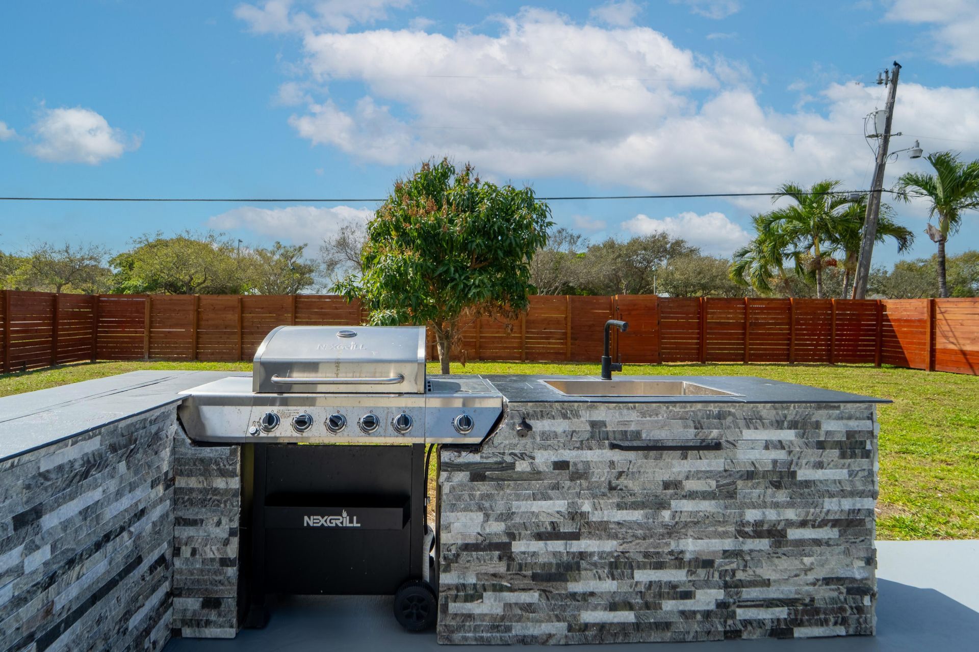 1382 N Mangonia Drive, West Palm Beach, FL 33401 Photo