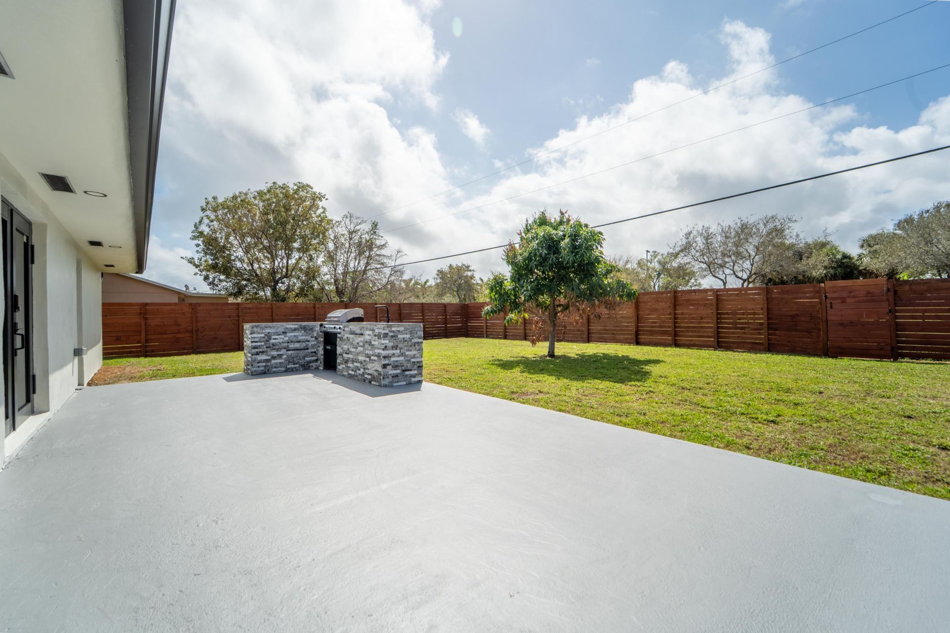 1382 N Mangonia Drive, West Palm Beach, FL 33401 Photo