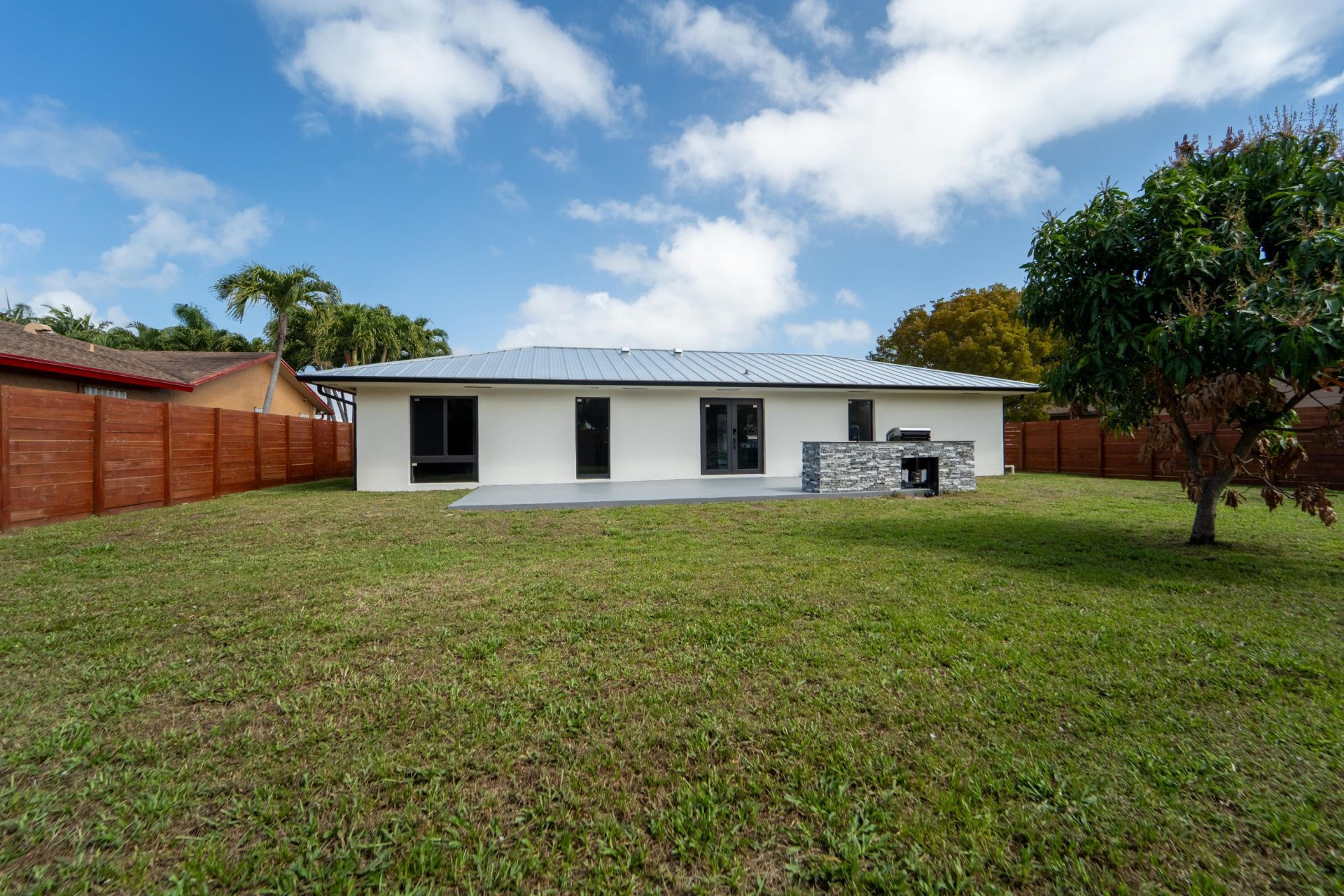 1382 N Mangonia Drive, West Palm Beach, FL 33401 Photo